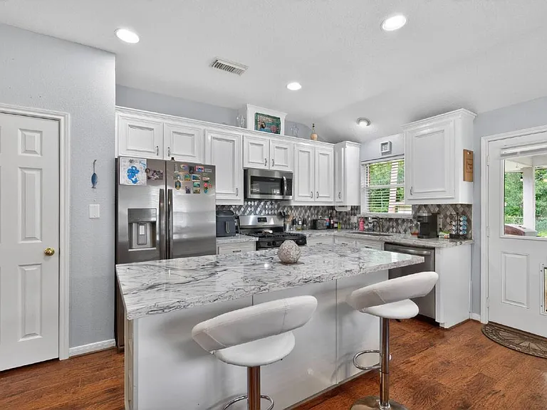 1017 Pin Oak Dr — Photo 9