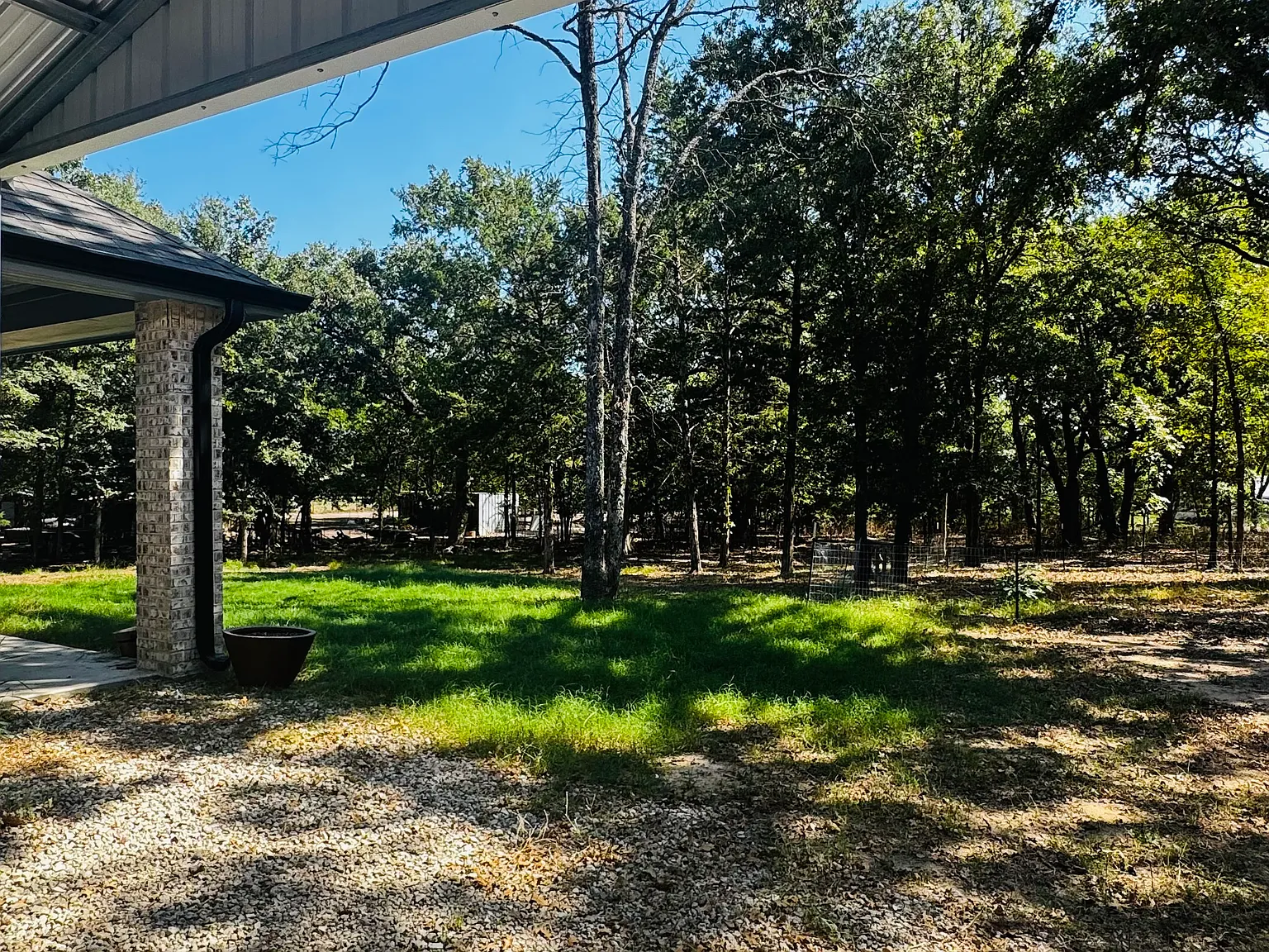 4 bed, 2300 sqft, $2,999 — Photo 3