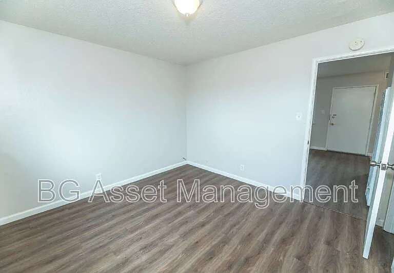 1333 Market Ave #3 — Photo 10