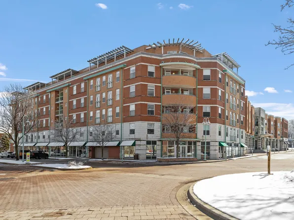 400 Village Cir #207, Willow Springs, IL 60480