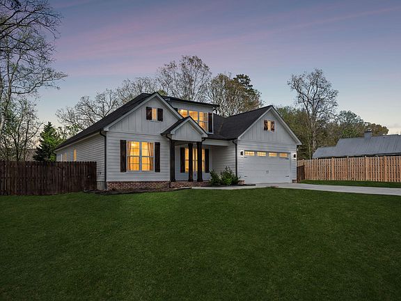 2nd image of 842 Kay Cir
