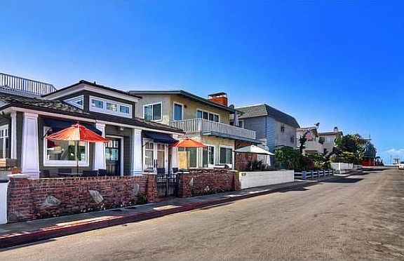 2nd image of 120 44th St #B