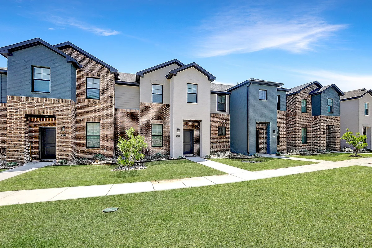 Building Photo - Willow Crossing Townhomes
