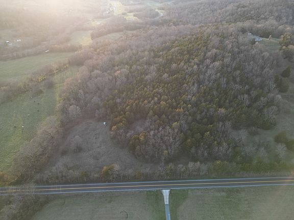4th image of 227 Hamilton Ln