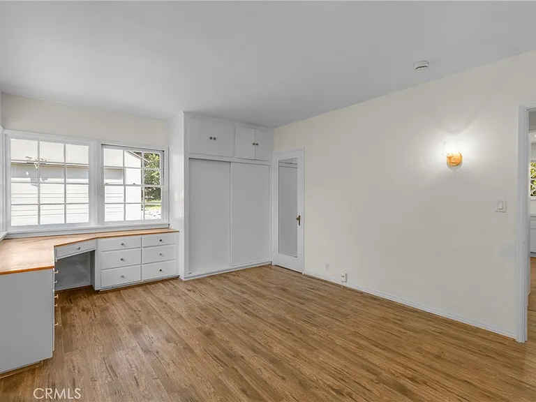 2151 N Altadena Dr — Photo 17