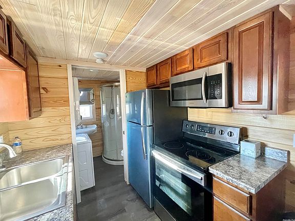 4th image of 99 S Mount Olive Retreat
