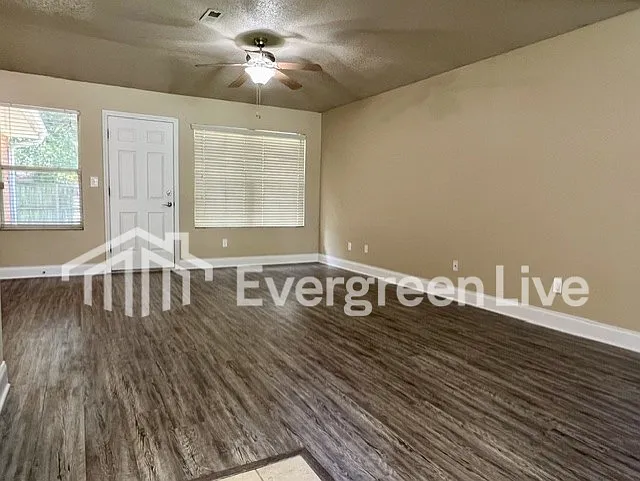 109 Barnsbury Ct — Photo 2