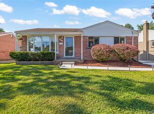 30853 Steinhauer St, Westland, MI 48186