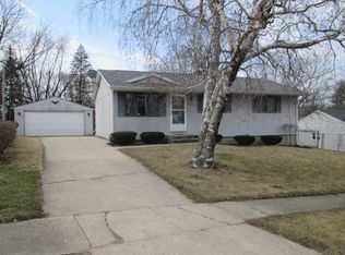 3205 18th St, Rockford, IL 61109