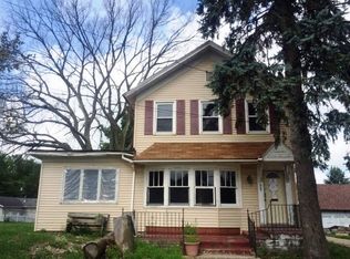 609 N Division Ave, Polo, IL 61064