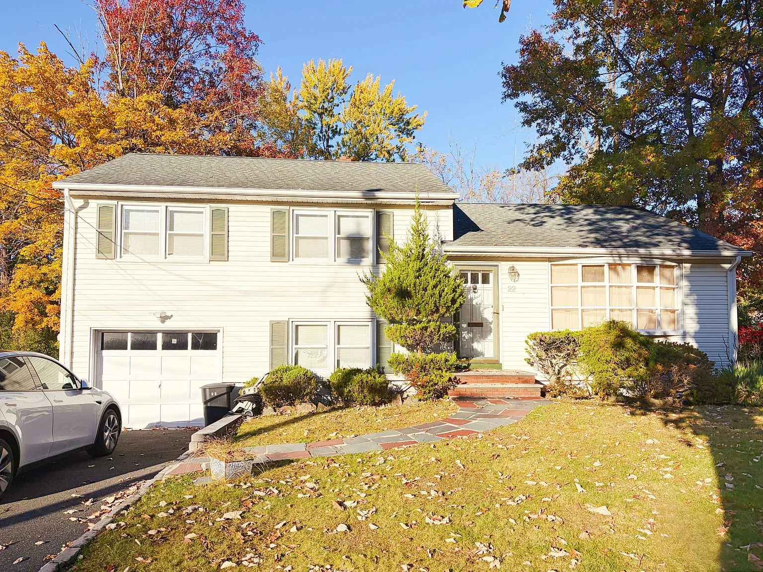 3 bed, 1560 sqft, $4,100 — Photo 1