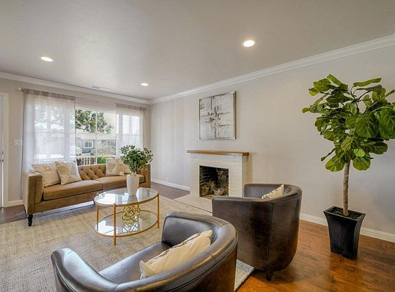 3rd image of 3449 Golf Dr