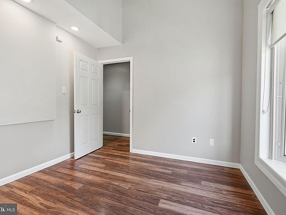 5th image of 1720 Julie Ct
