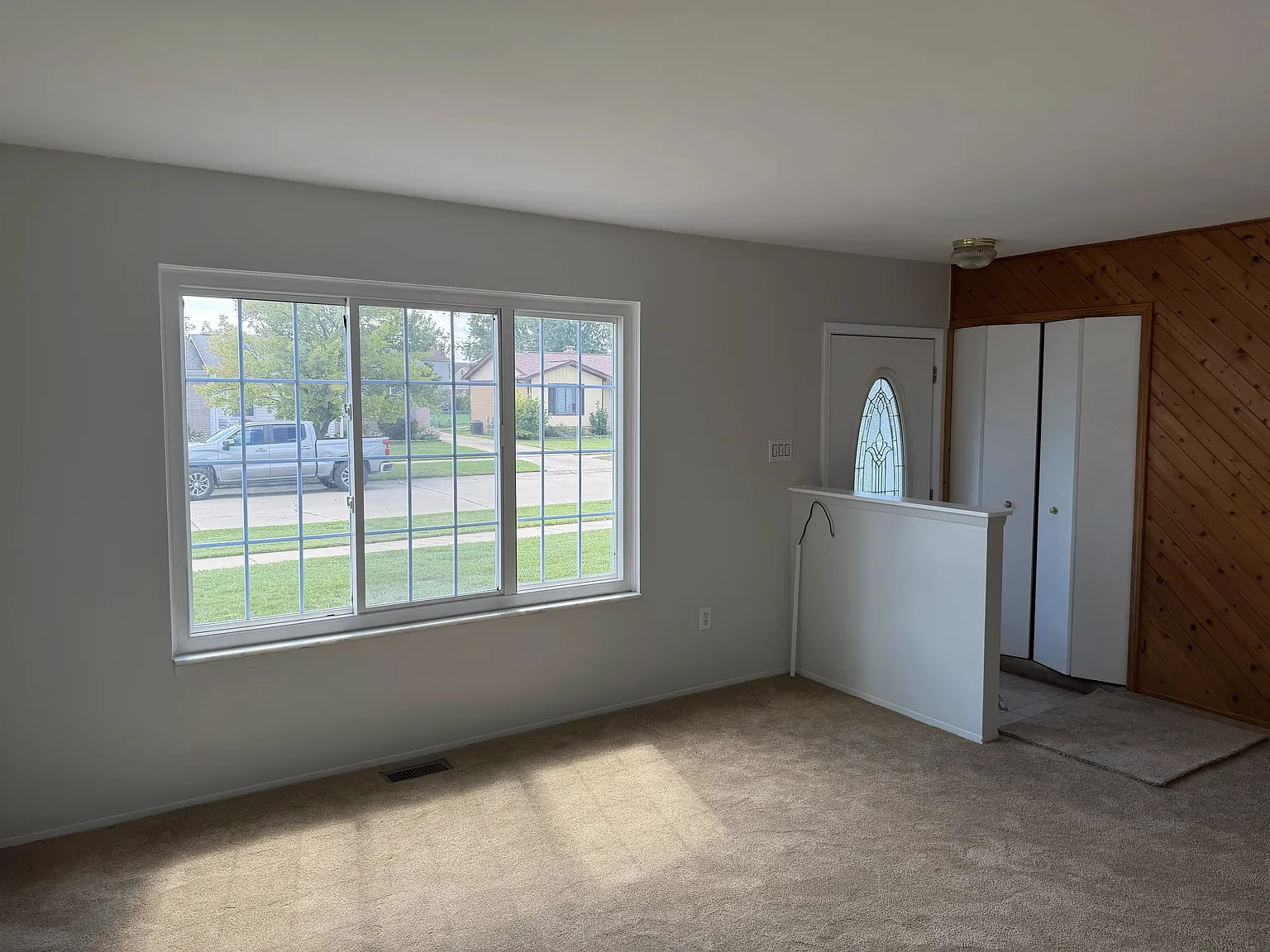 3 bed, 1793 sqft, $2,600 — Photo 2