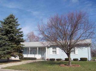 2 Deerefield Ct, Clinton, IL 61727
