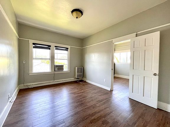 4th image of 2617 Jeffries Ave APT 8