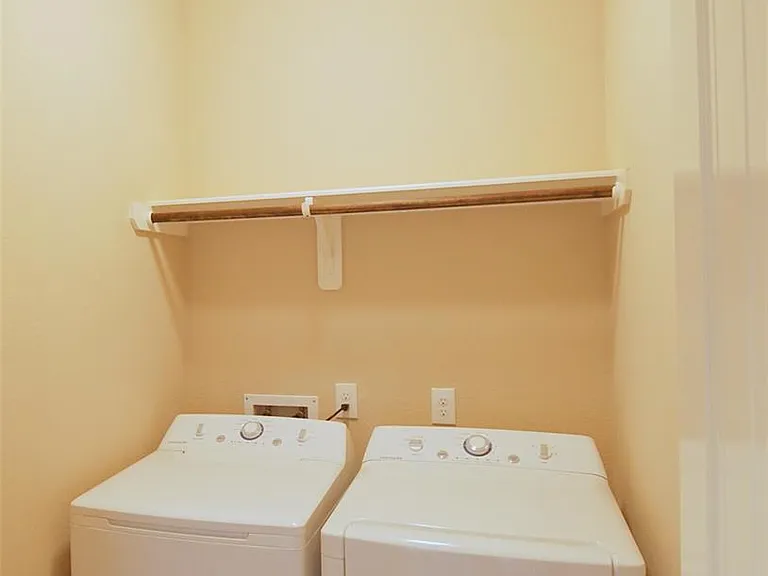 7103 Avalon Bend Cir — Photo 22