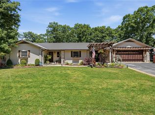 11 Country Club Dr, Holiday Island, AR 72631