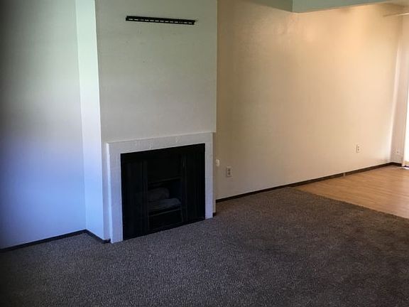 2nd image of 1951 Scarborough Dr APT 23