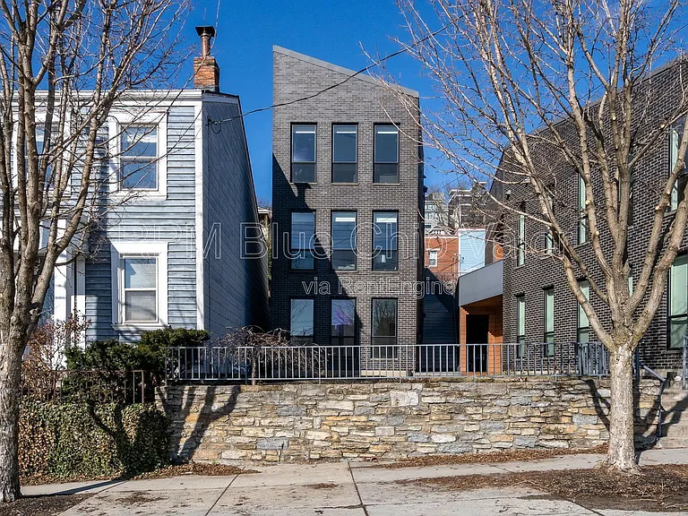 432 Liberty Hl #A — Photo 1