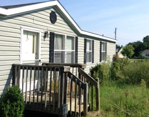 1st image of 111 Pondview Dr