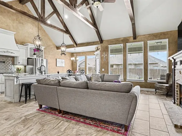 2309 E Thomas Ter, Mustang, OK 73064