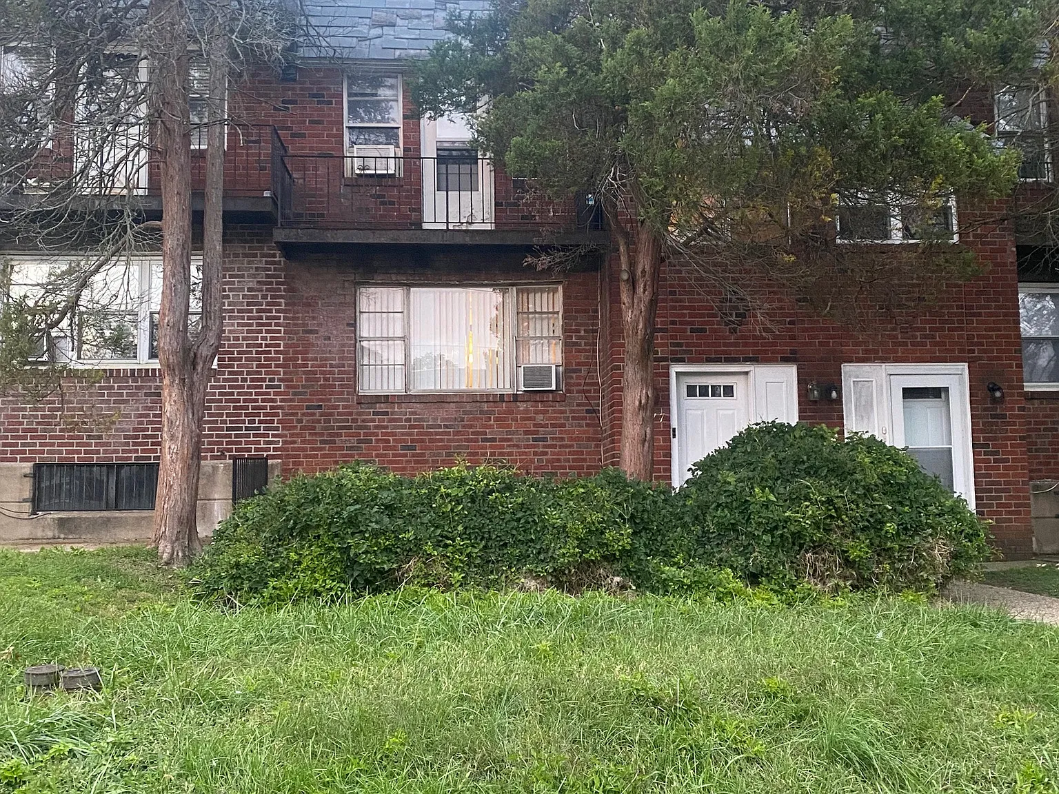 2 bed, 850 sqft, $1,500 — Photo 2