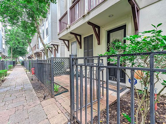 4th image of 3205 Maxroy St