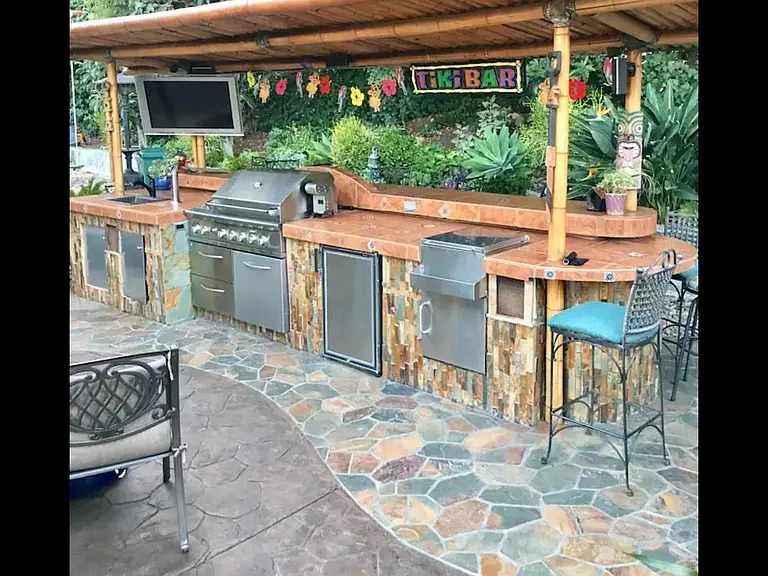 4201 Woodland Dr — Photo 24