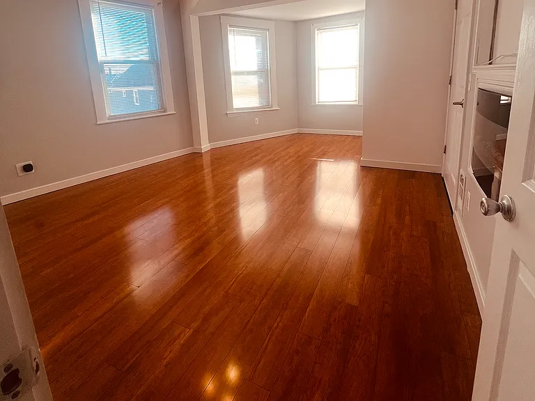 52 Essex St #2 — Photo 5