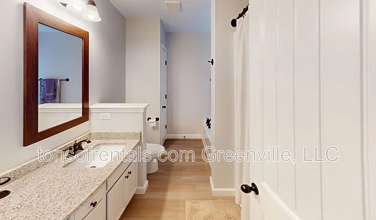 2212 Davenport Ct — Photo 9