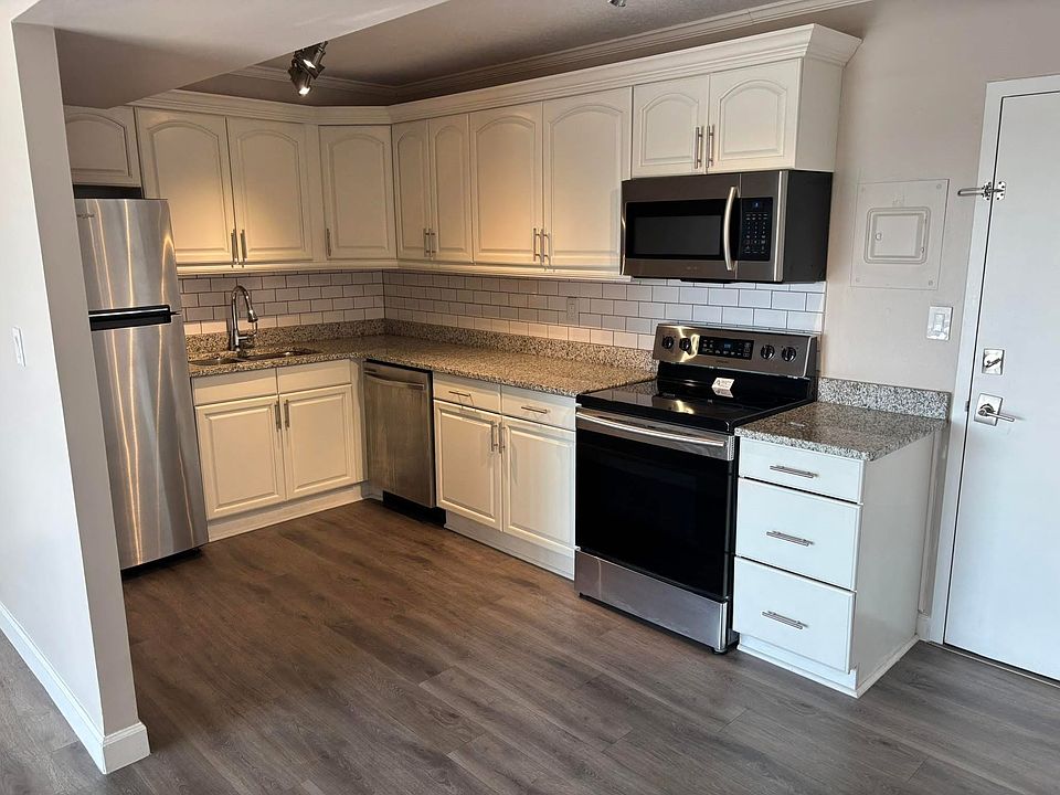 1st image of 2401 Bayshore Blvd Unit 902