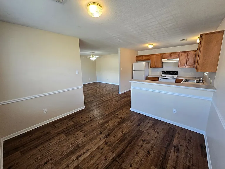 1704 Rock Hollow Loop — Photo 7