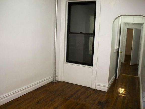 3rd image of 213 Saint Anns Ave APT 3S
