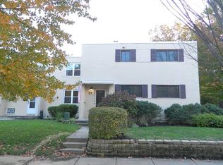 17 Andover Rd, Cincinnati, OH 45218