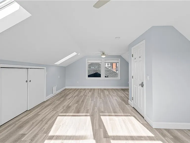 37 Tyndall Ave — Photo 13
