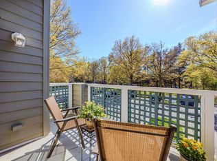 11703 Summerchase Cir APT B, Reston, VA