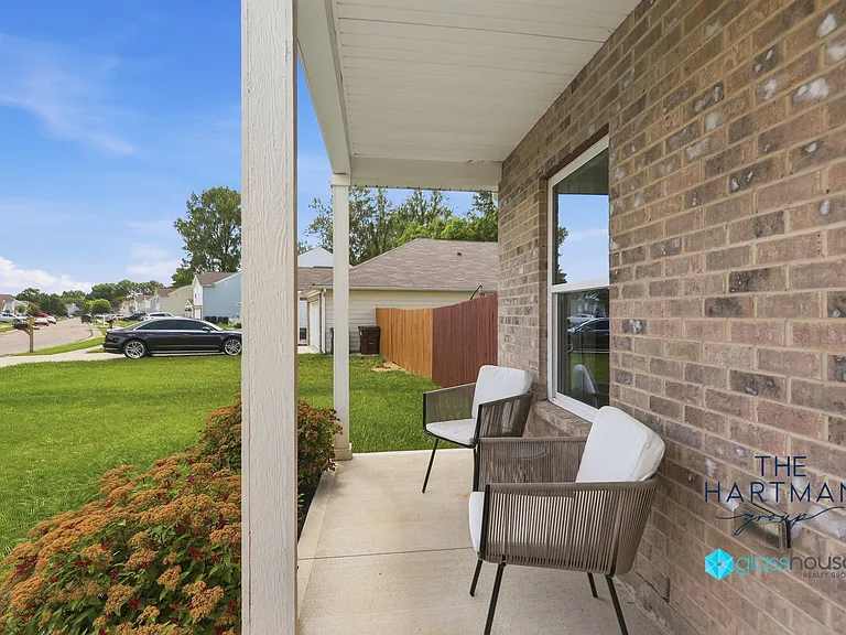 1018 Louise Dr — Photo 4