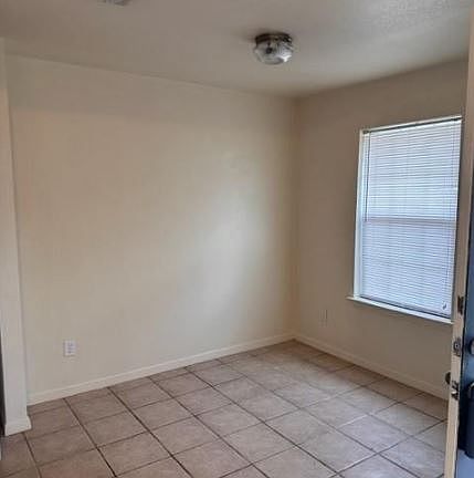 4th image of 3616 Hollyhock St #3618
