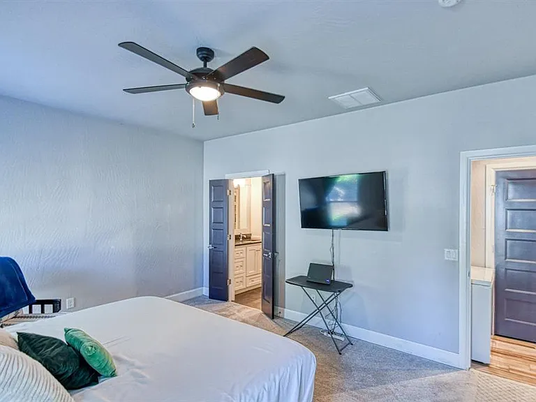 2325 Rivercross Ct — Photo 18
