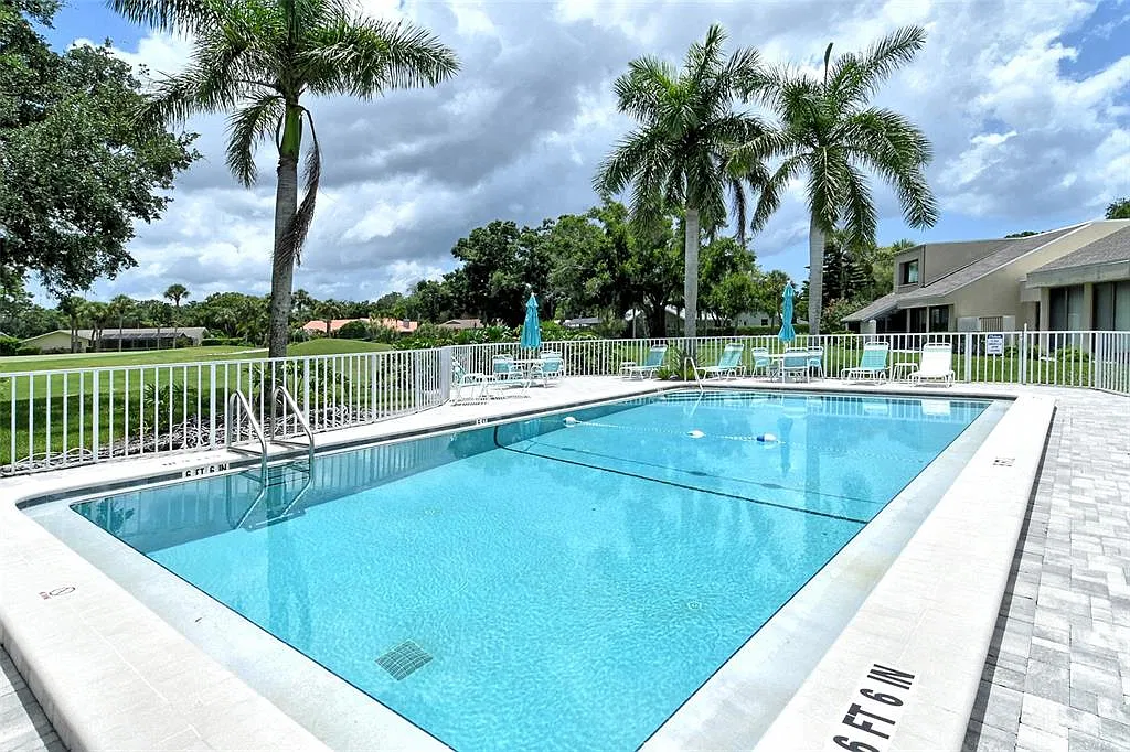 2 bed, 2.0 bath, 1230 sqft, $1,900 — Photo 3
