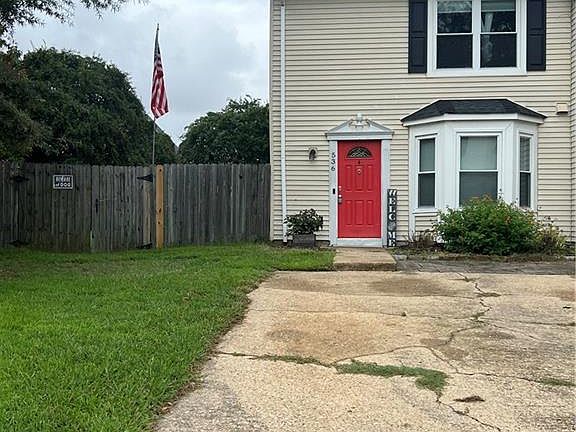 2nd image of 536 Peregrine St