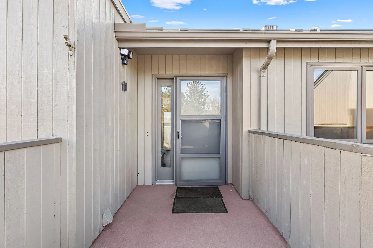Building Photo - 2938 Kalmia Ave #11