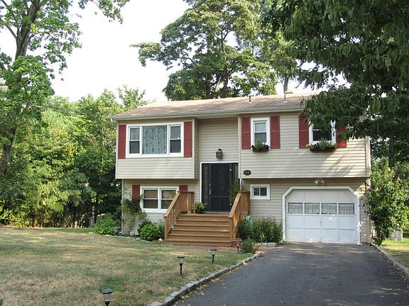 2nd image of 34 Middletown Ave