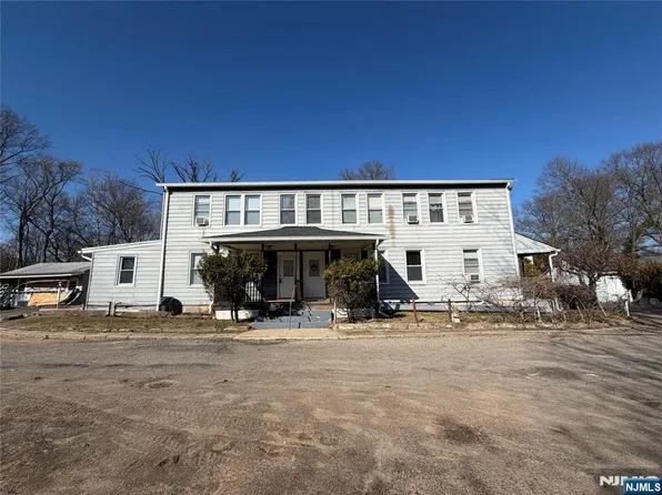 209 Cedar Ln APT 3, Westwood, NJ 07675