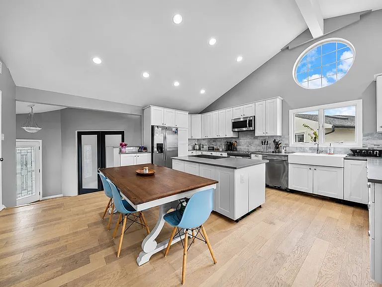 25A Ann Dr N — Photo 1