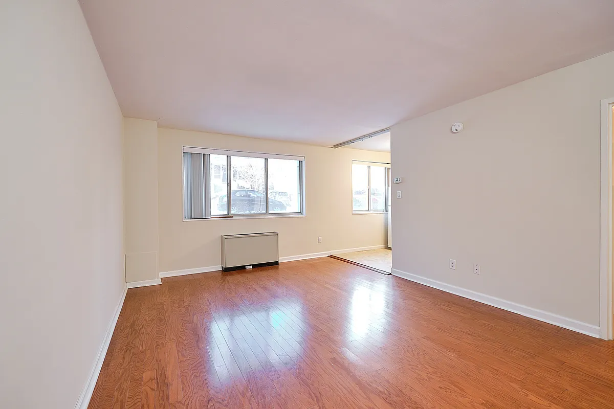 Building Photo - 2710 Macomb St NW #218