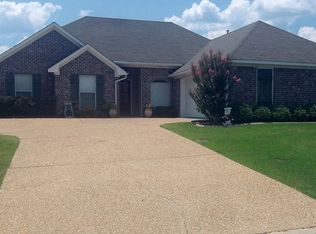 208 Camelot Way, Brandon, MS 39047