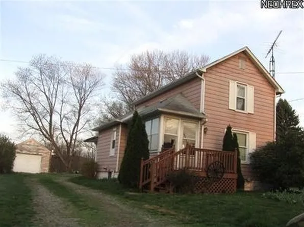 3909 N Pleasant Dr, East Palestine, OH 44413