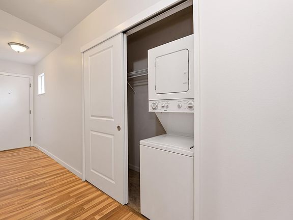 3rd image of 1828 12th Ave #68j2xg55d